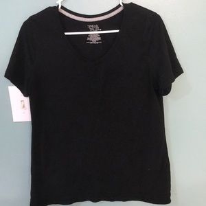 Women’s black tee